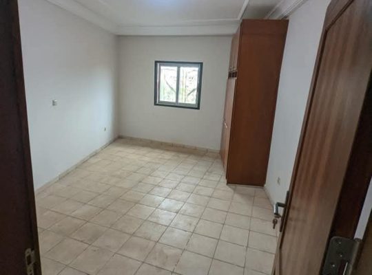 𝗔𝗣𝗣𝗔𝗥𝗧𝗘𝗠𝗘𝗡𝗧 𝗛𝗔𝗨𝗧 𝗦𝗧𝗔𝗡𝗗𝗜𝗡𝗚